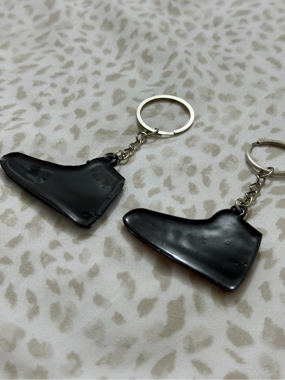 Keychain Set Color: Blue & Red. - Picture 3 of 4